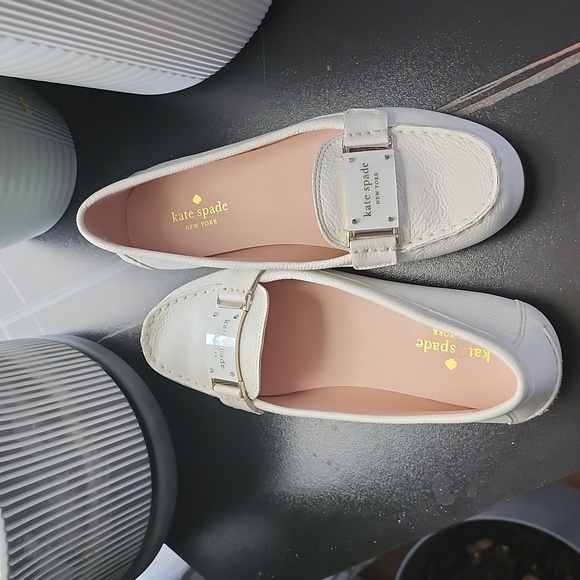 Shoe - Picture 3 of 4